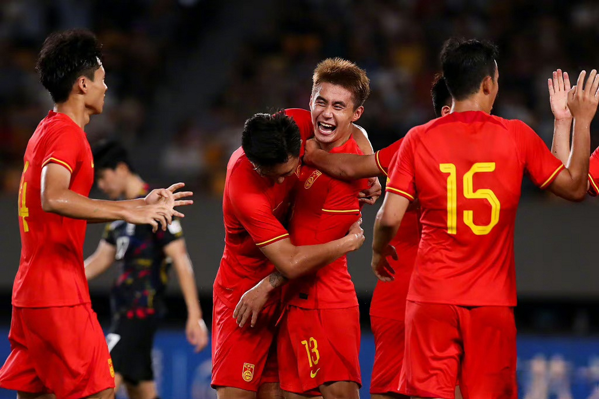 包含亚洲足球盛事精彩上演:球员斗志昂扬的词条 包含亚洲足球盛事精彩上演:球员斗志昂扬的词条