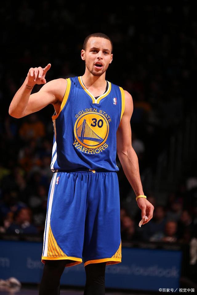 关于传奇再现！球员英勇作战，为球队荣誉而战的信息